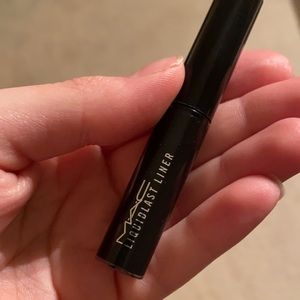 Liquid liner Mac